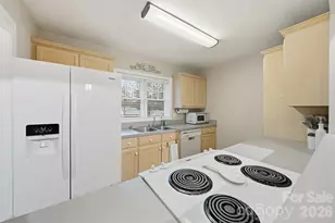 423 19th Ave Ct NE, Hickory, NC 28601 - Photo 17