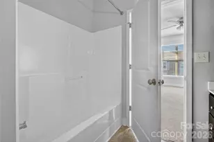 841 Seigle Point Dr, Charlotte, NC 28204 - Photo 29