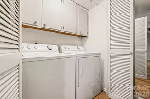 6102 Honeysuckle Ln, Charlotte, NC 28212 - Photo 17