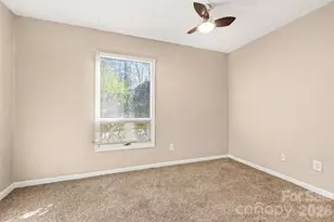 6102 Honeysuckle Ln, Charlotte, NC 28212 - Photo 13