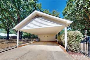 6810 Rosemary Ln, Charlotte, NC 28210 - Photo 33