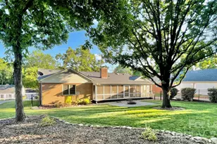 6810 Rosemary Ln, Charlotte, NC 28210 - Photo 35