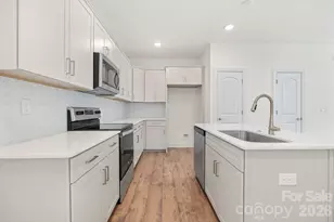 135 Cherry Spgs Ln, Asheville, NC 28804 - Photo 5