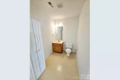 151 24th Street NW, Hickory, NC 28601 - Photo 9