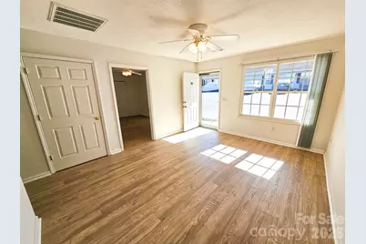 151 24th Street NW, Hickory, NC 28601 - Photo 7