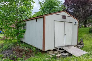 2609 Raintree St, Connelly Springs, NC 28612 - Photo 23