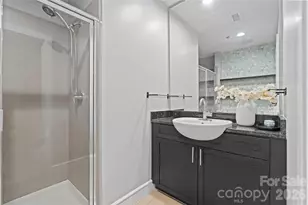 333 W Trade St, Charlotte, NC 28202 - Photo 11