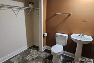 4617 Brookwood Rd, Charlotte, NC 28215 - Photo 7