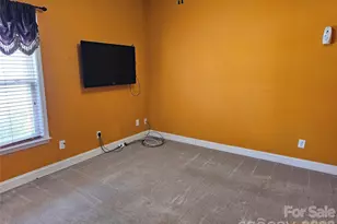 4617 Brookwood Rd, Charlotte, NC 28215 - Photo 3