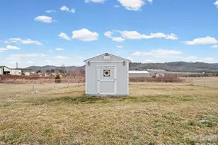 1796 Pilot Mountain Rd, Hendersonville, NC 28792 - Photo 9