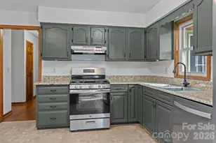 411 Overhill Dr, Hendersonville, NC 28792 - Photo 13