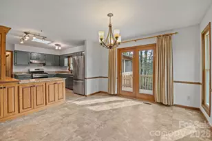 411 Overhill Dr, Hendersonville, NC 28792 - Photo 11