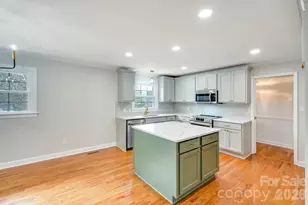 110 Scottsmoor Dr, Charlotte, NC 28214 - Photo 7