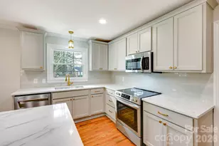 110 Scottsmoor Dr, Charlotte, NC 28214 - Photo 5