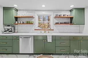 32 Youngs Cove Rd, Candler, NC 28715 - Photo 11