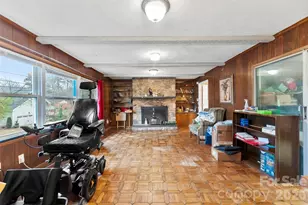 1001 Crestmere St, Charlotte, NC 28208 - Photo 19