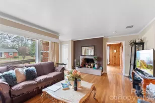 1001 Crestmere St, Charlotte, NC 28208 - Photo 13