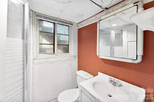 1001 Crestmere St, Charlotte, NC 28208 - Photo 29