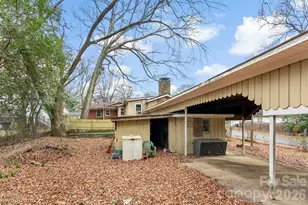 1001 Crestmere St, Charlotte, NC 28208 - Photo 35