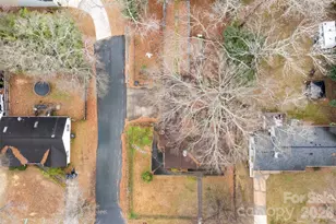 1001 Crestmere St, Charlotte, NC 28208 - Photo 9