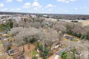 1001 Crestmere St, Charlotte, NC 28208 - Photo 3