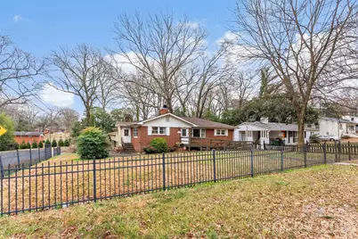 1001 Crestmere Street, Charlotte, NC 28208 - Photo 11