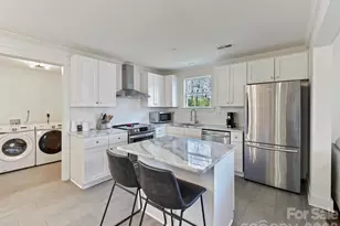 1800 Finchley Dr, Charlotte, NC 28215 - Photo 5