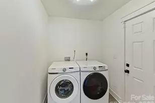 1800 Finchley Dr, Charlotte, NC 28215 - Photo 17