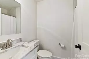 1800 Finchley Dr, Charlotte, NC 28215 - Photo 13