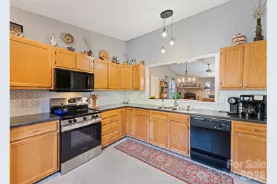 12 Willow View Drive, Franklin, NC 28734 - Photo 17