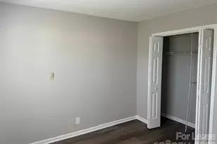 304 Hoskins Mill Ln, Charlotte, NC 28208 - Photo 9