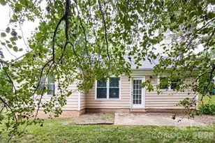 8625 Flowers Ct, Charlotte, NC 28215 - Photo 15