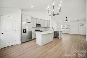 2025 Picnic Dr, Newton, NC 28658 - Photo 7