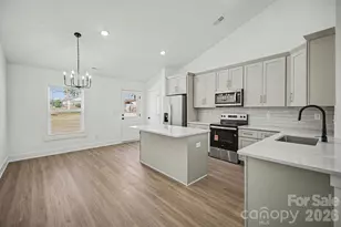 2025 Picnic Dr, Newton, NC 28658 - Photo 7