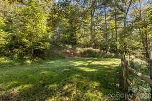 1050 Wyatt Town Rd, Burnsville, NC 28714 - Photo 15