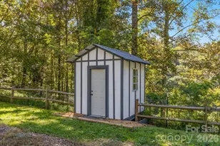 1050 Wyatt Town Rd, Burnsville, NC 28714 - Photo 13