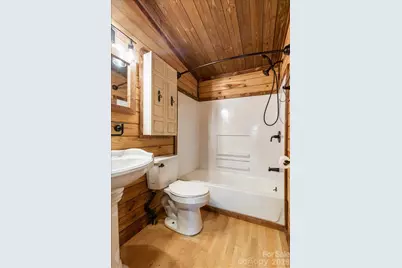 1050 Wyatt Town Road, Burnsville, NC 28714 - Photo 23