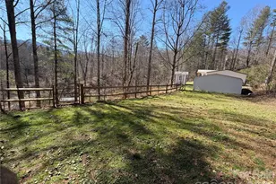 1050 Wyatt Town Rd, Burnsville, NC 28714 - Photo 3