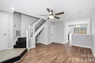 3015 Summercroft Ln, Charlotte, NC 28269 - Photo 3