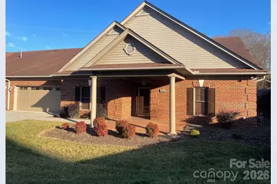 499 26th Avenue NE, Hickory, NC 28601 - Photo 1