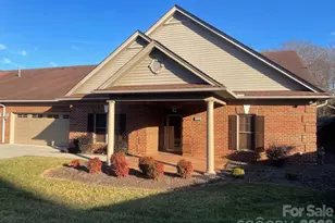 499 26th Ave NE, Hickory, NC 28601 - Photo 1