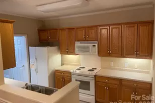 499 26th Ave NE, Hickory, NC 28601 - Photo 9