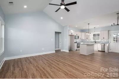 1161 13th Street SW, Hickory, NC 28602 - Photo 7