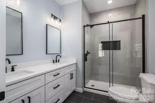 1161 13th St SW, Hickory, NC 28602 - Photo 17