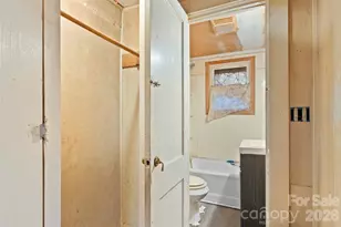 75 Travis St, Clyde, NC 28721 - Photo 9