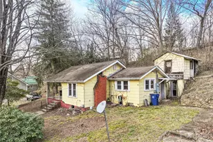 75 Travis St, Clyde, NC 28721 - Photo 1