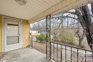 75 Travis St, Clyde, NC 28721 - Photo 5