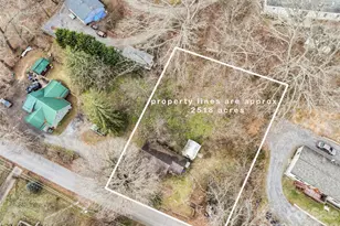 75 Travis St, Clyde, NC 28721 - Photo 3