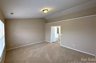 13802 Plowdon Ct, Charlotte, NC 28215 - Photo 11