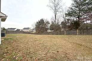 13802 Plowdon Ct, Charlotte, NC 28215 - Photo 19